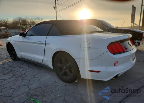 2015 Ford Mustang z USA, uszkodzony, nr VIN 1FATP8EM9F5386793